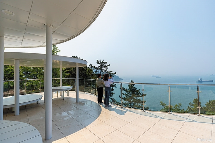 8-4cw10 75광장 구름쉼터-이민재